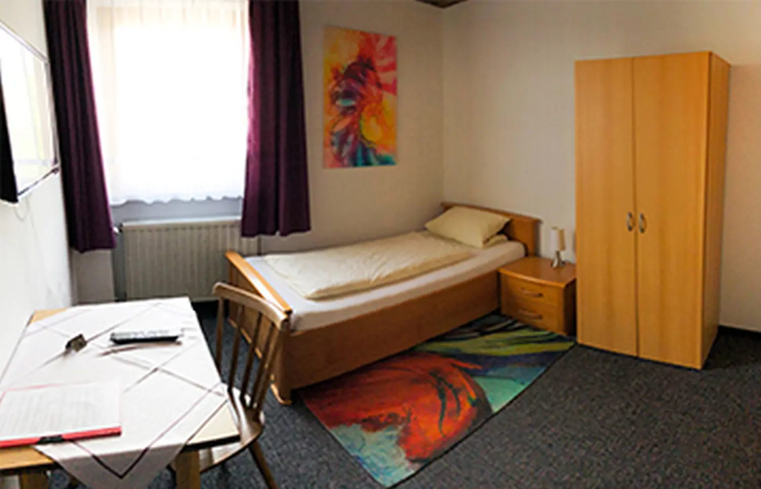 Zur Auszeit- Innenansicht eines Einzelzimmer