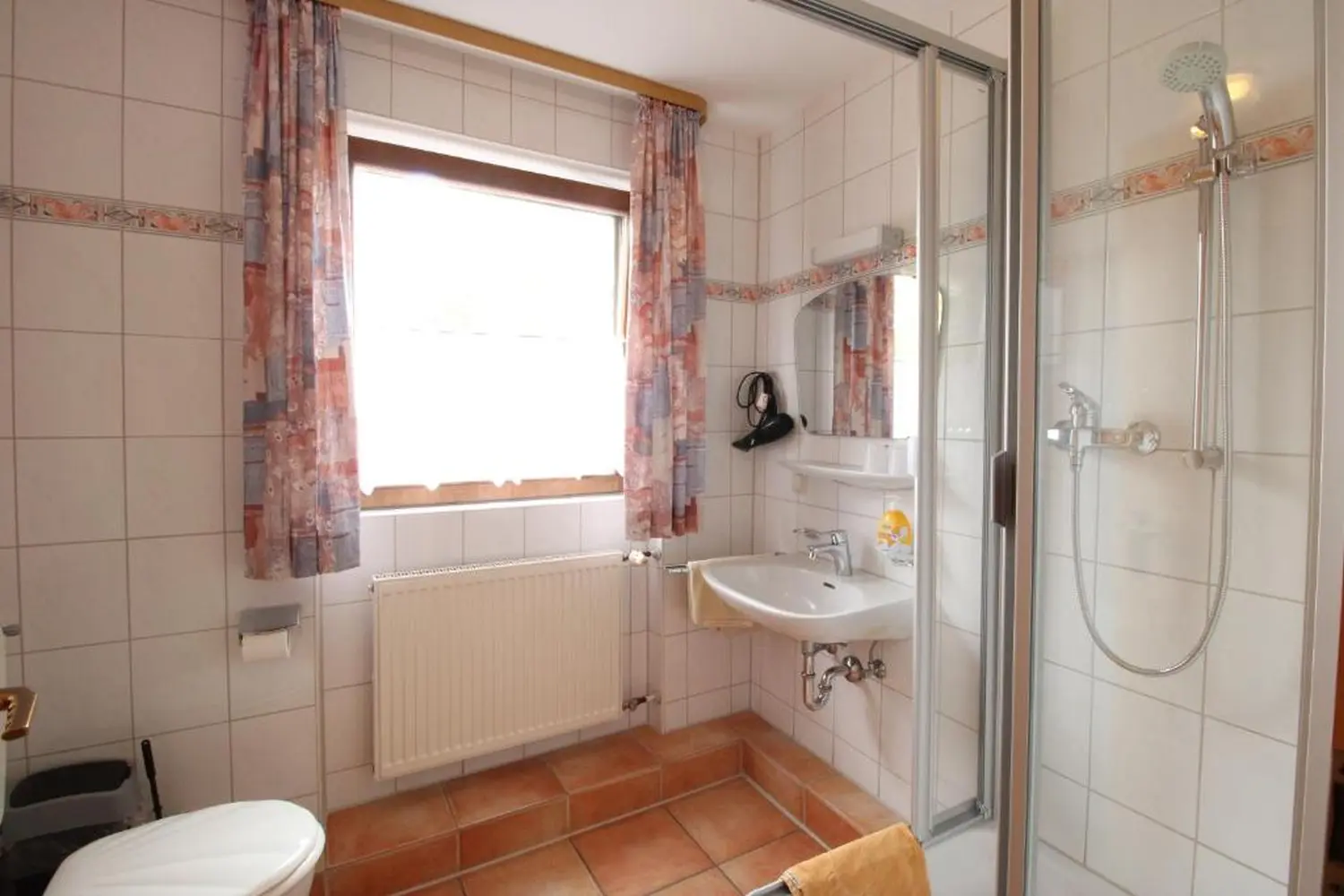 Zur Auszeit- Innenansicht eines Badezimmers