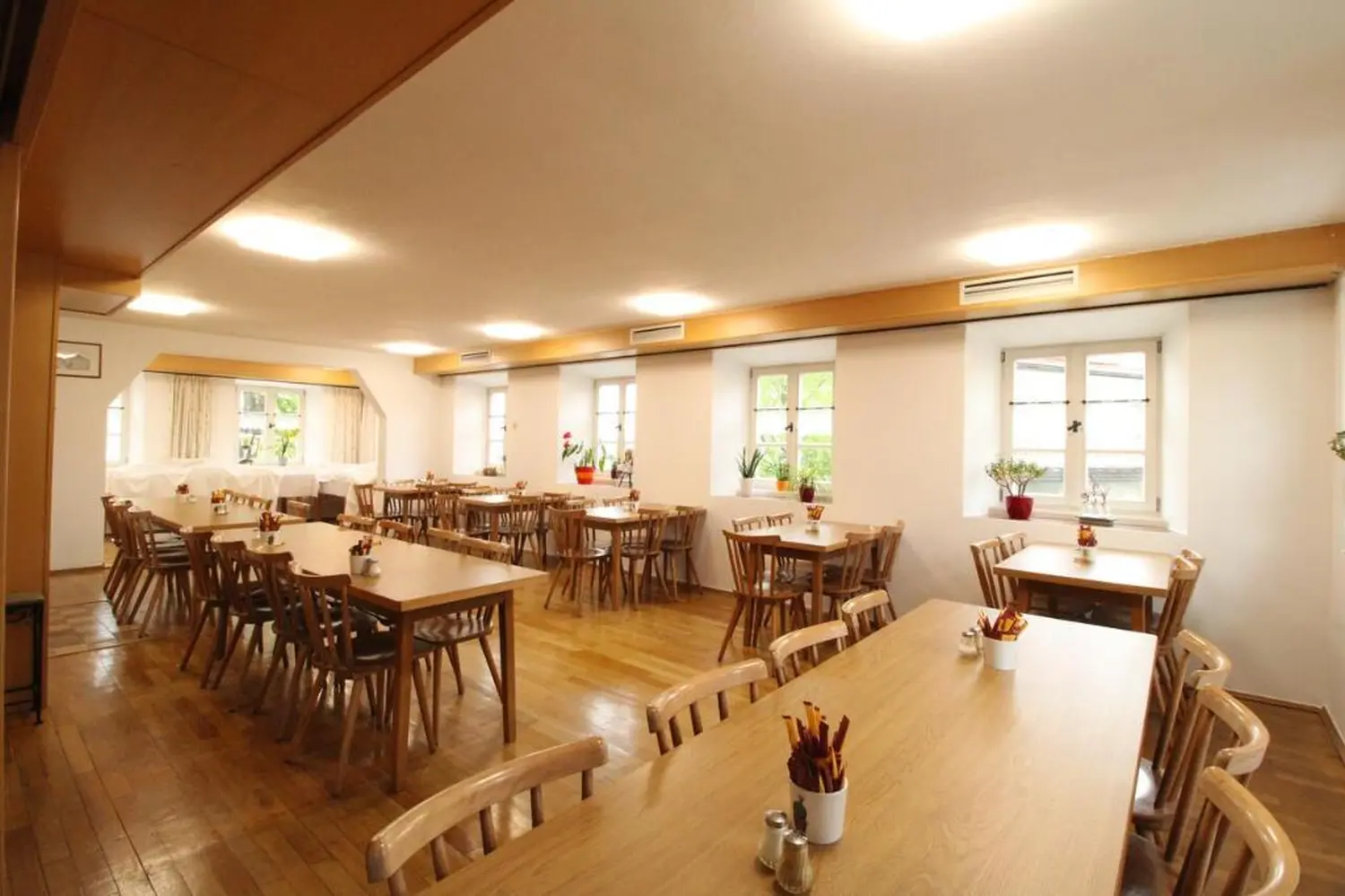 Zur Auszeit – Innenansicht eines Speisesaals